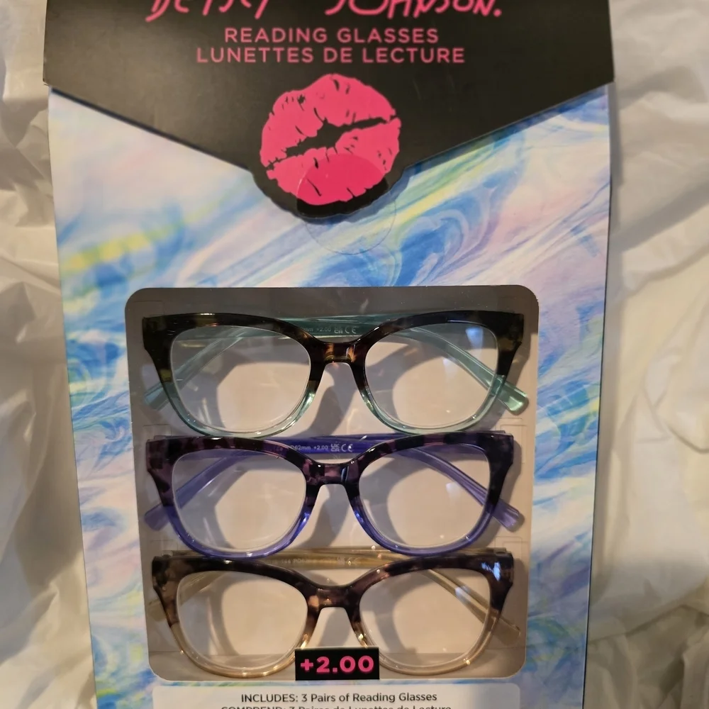 Betsey Johnson Reading Glasses Set
